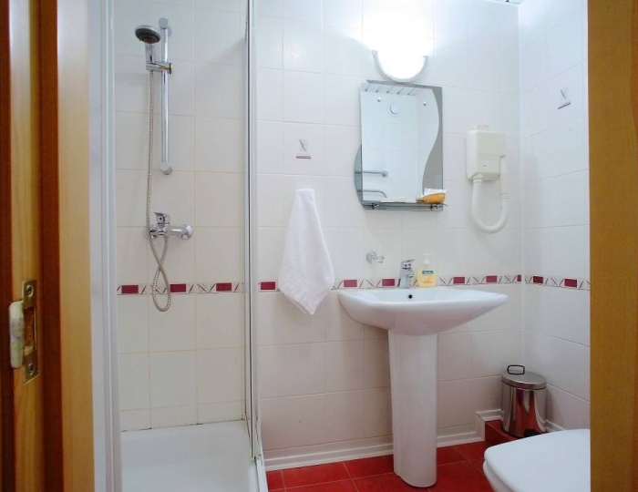 Номер полулюкс с 2 односпальными кроватями - Санаторий «Леневка»